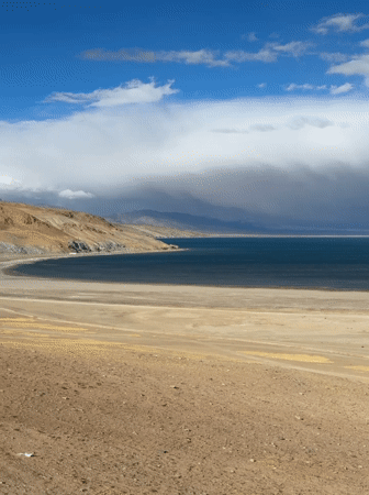 Scenic lake and mountain landscapes documented near Parga, China