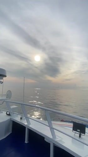 Boat deck ocean view documented in Hat Sai Ri