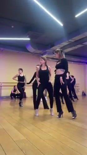 Dance class celebration in Zheleznodorozhny studio ends with flowers