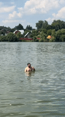 Summer swimming and paddleboarding at Moscow-area lakes