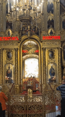 Moscow witnesses capture church service and tractor repair scenes