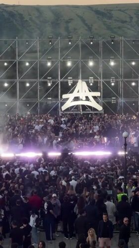 Outdoor concert draws crowds in Tbilisi at sunset