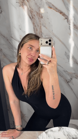 Woman takes bathroom selfies in Podolsk, Russia