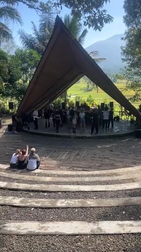 Traditional dance performance draws crowd in rural Penebel, Indonesia