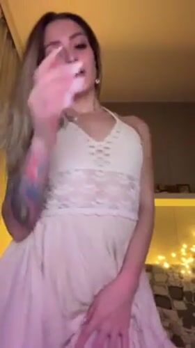 Woman records selfies with cat in Reutov apartment