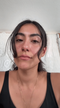 Woman shares dinner time with cats at Puebla home