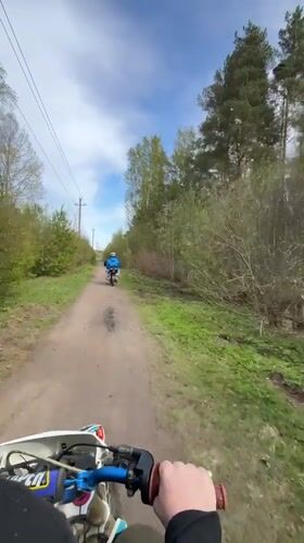 Dirt bike riders captured on video in rural Russia