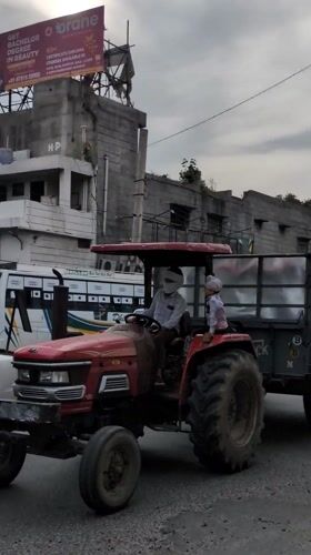 Early morning street scenes documented in Amritsar