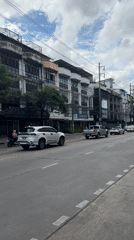 Bangkok street life documented in 40-minute urban walkabout