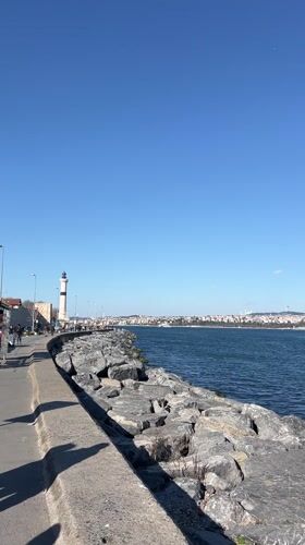 Istanbul waterfront and street scenes captured during afternoon stroll