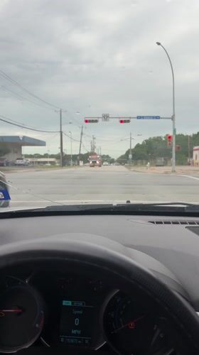 Fire truck responds through Arlington intersection on Arkansas road
