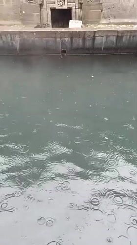 Heavy rainfall floods mountain town of Vashisht, India