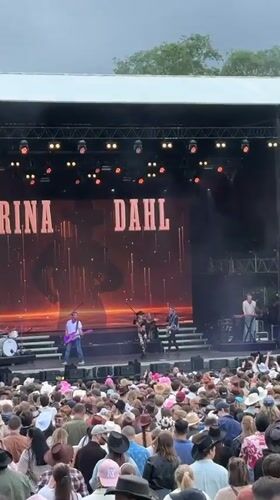 Outdoor concert featuring Arina Dahl draws diverse crowd in Oslo
