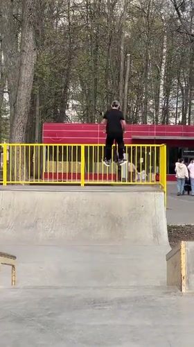 Spring afternoon recreation documented across Ufa parks and public spaces