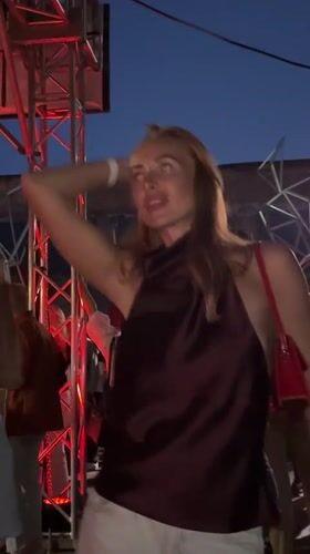 Outdoor DJ party draws crowds in Krasnoyarsk evening event