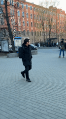 Spring afternoon street life documented across Saint Petersburg