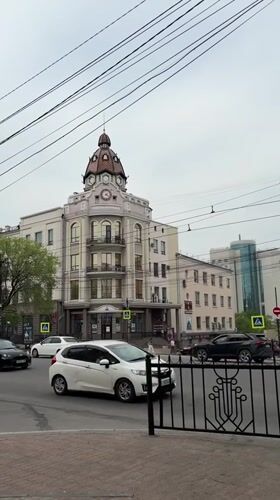Morning street documentation captures Khabarovsk architecture and daily life