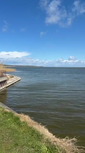 Witness films tranquil waterscape in Lesnoy, Russia