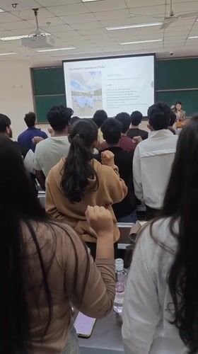Morning classroom activities and street cat spotted in Yuzhong District