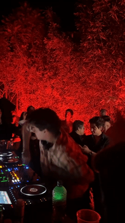 DJ performs outdoor set in San Pedro Zacachimalpa