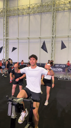 Late-night indoor fitness activities and running event in Puebla