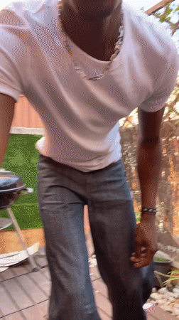 Man in Berlin cap spotted on Barcelona deck