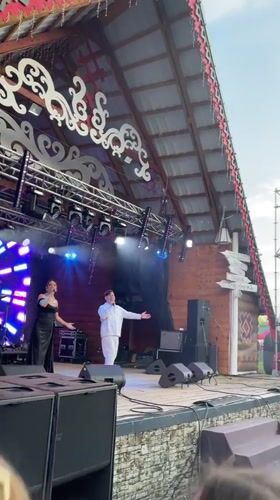 Outdoor musical performance draws crowd at Sharkan campsite gathering