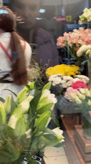 Flower shop operations documented in Petropavlovsk-Kamchatsky morning hours