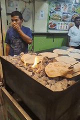 Bengaluru food stall showcases unique flatbread cooking method