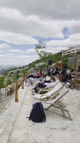 DJ performance draws crowd to Montenegro mountaintop cafe