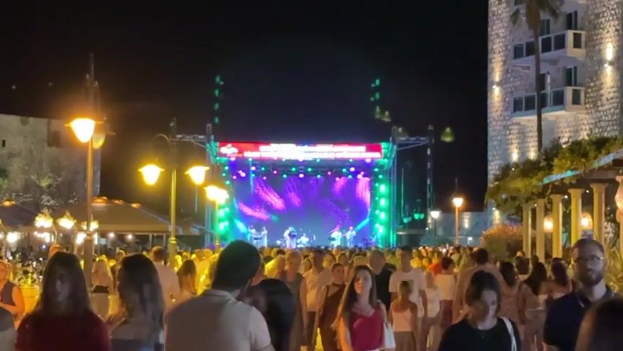 Budva celebrates Statehood Day with a live concert by the sea
