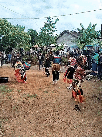 Traditional dance ceremony performed in Gentungan village courtyard