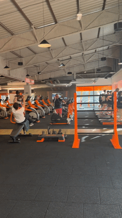 Routine workout session captured at Illkirch-Graffenstaden Basic-Fit gym