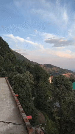 Daily Life Documented in Indian Hill Stations During Afternoon Hours