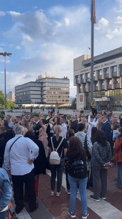 Graduation ceremony draws crowds at American University Bulgaria