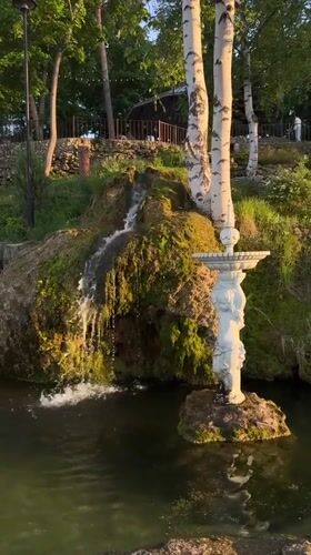 Visitor documents park fountains, sculptures, museum in Krasny Klyuch