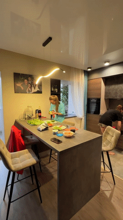 Women prepare Asian-style meal in Birobidzhan kitchen