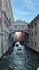 Venice walking tour hits major landmarks and canals