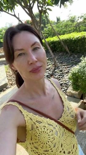 Tourist Documents Late-Night Visit to Vietnamese Ward Through Selfies