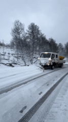 Heavy snowfall blankets Vila Real roads, snow removal underway
