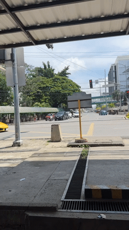 Yellow Lamborghini turns heads at a Davao City intersection