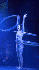 Entertainment venue hosts hula hoop and magic performances in Chongqing