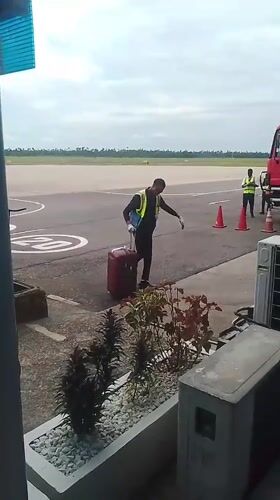 Airport ground operations documented during seven-minute span in Nigeria