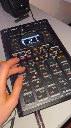 Music production and digital activity documented in Buenos Aires
