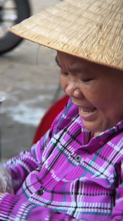 Nha Trang street market vendors selling seafood and fresh produce