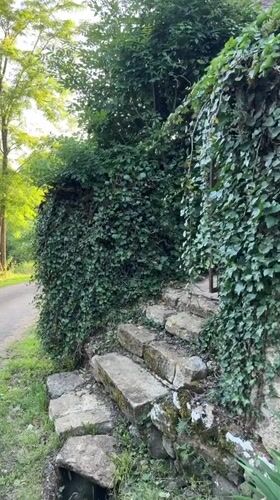 Rural stone architecture and water features documented in Rignac