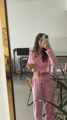 Tel Aviv morning routine: smoothie, cityscape, mulberry picking