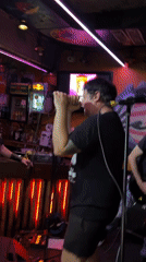 Live band performance draws dancing crowd at Barcelona bar