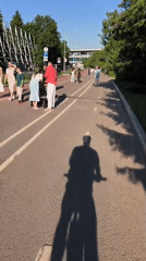 Moscow residents enjoy sunny Saturday afternoon activities across city