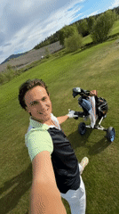 Golfer films selfie video on Norwegian course